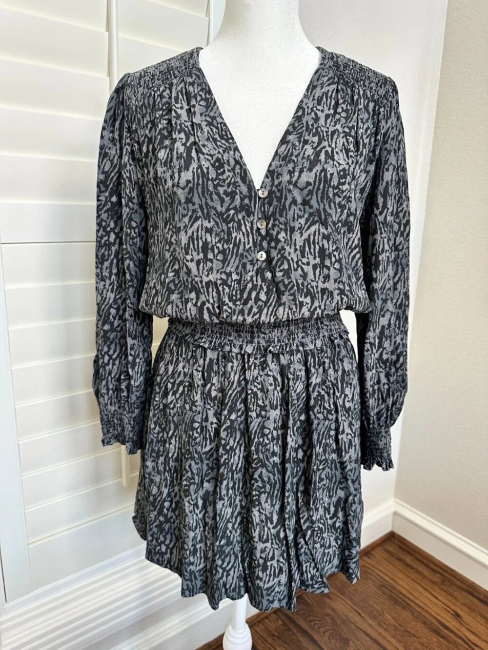 Rails Zana Dress Small Charcoal Abstract Animal Print Smocked Long Sleeve Mini